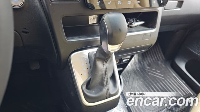 Hyundai Staria 2023 — Şəkil 9/20