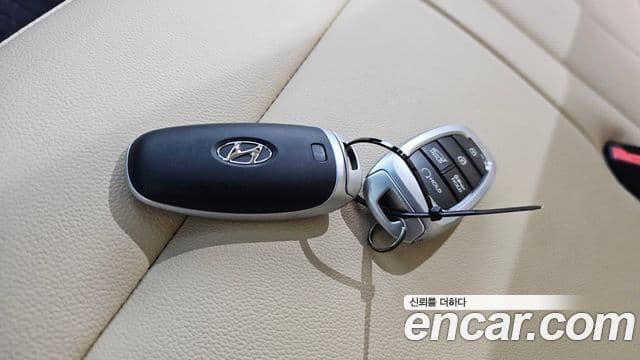Hyundai Staria 2023 — Şəkil 15/20