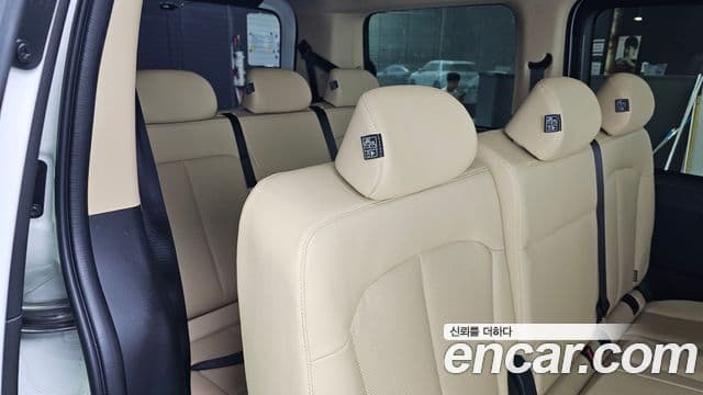 Hyundai Staria 2023 — Şəkil 17/20