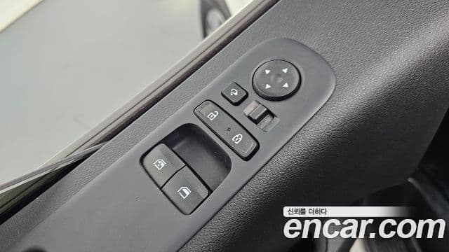 Hyundai Staria 2023 — Photo 20/31