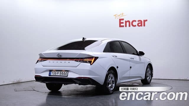 Hyundai Avante 2020 — Фото 1/20
