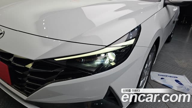 Hyundai The New Avante Hybrid 2020 — Photo 12/30