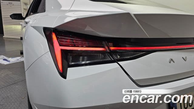 Hyundai The New Avante Hybrid 2020 — Photo 27/30