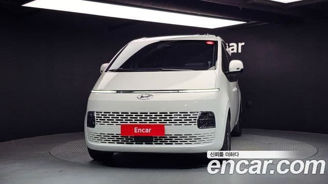 Hyundai Staria 2021 — ფოტო 3/20