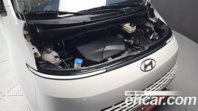 Hyundai Staria 2021 — ფოტო 6/20
