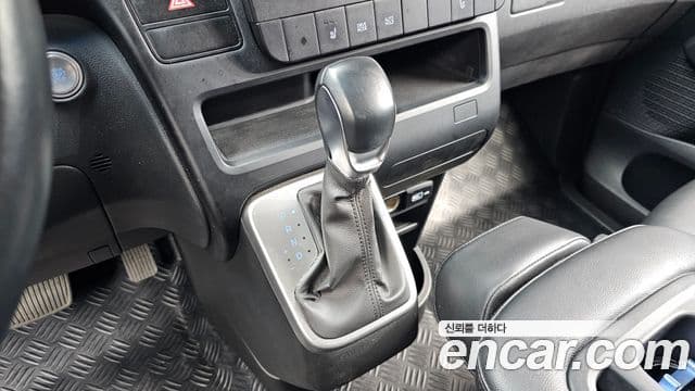 Hyundai Staria 2021 — ფოტო 9/20