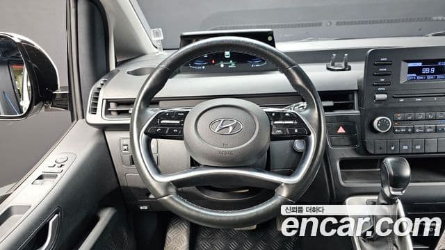 Hyundai Staria 2021 — ფოტო 13/20