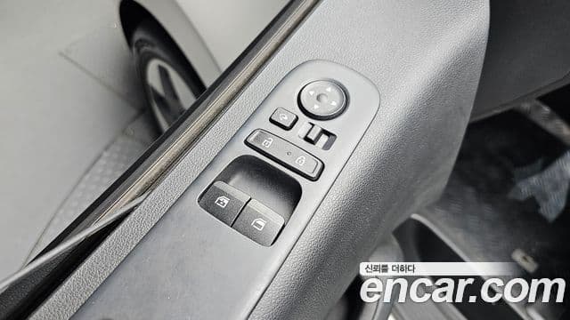 Hyundai Staria 2021 — ფოტო 18/20