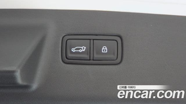 Hyundai Santa Fe 2024 — ფოტო 16/20