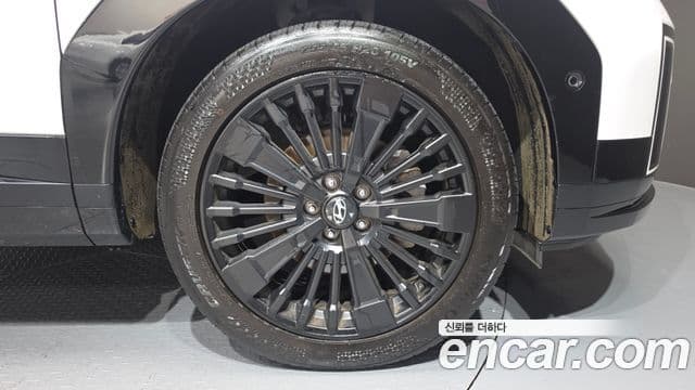 Hyundai Santa Fe 2024 — Photo 8/34