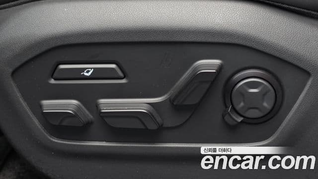 Hyundai Santa Fe 2024 — Photo 28/34