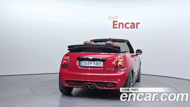 Mini Cooper S Convertible 2021 — ფოტო 4/20