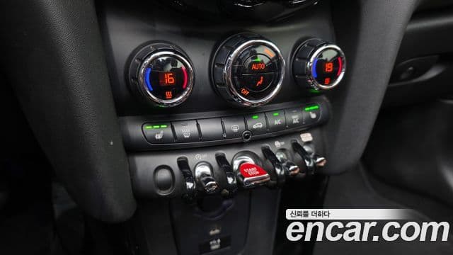 Mini Cooper S Convertible 2021 — ფოტო 20/20