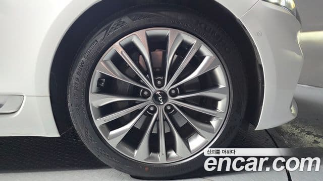 Kia The K9 2022 — Photo 17/37