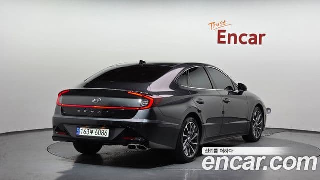 Hyundai Sonata 2021 — ფოტო 2/20