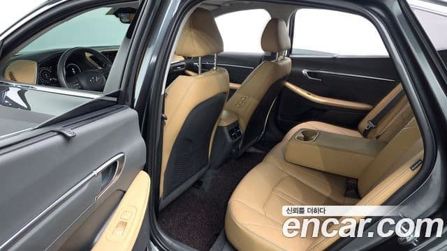 Hyundai Sonata 2021 — ფოტო 11/20