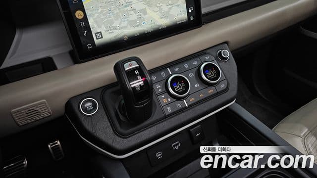 Land Rover Defender 2021 — ფოტო 7/20
