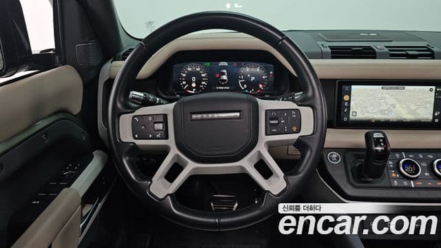 Land Rover Defender 2021 — Photo 15/34