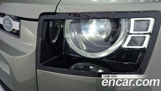 Land Rover Defender 2021 — Photo 3/34