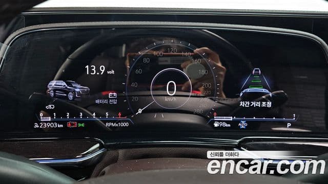 Cadillac Escalade 2023 — Şəkil 8/20