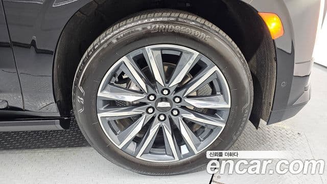 Cadillac Escalade 2023 — ფოტო 14/31