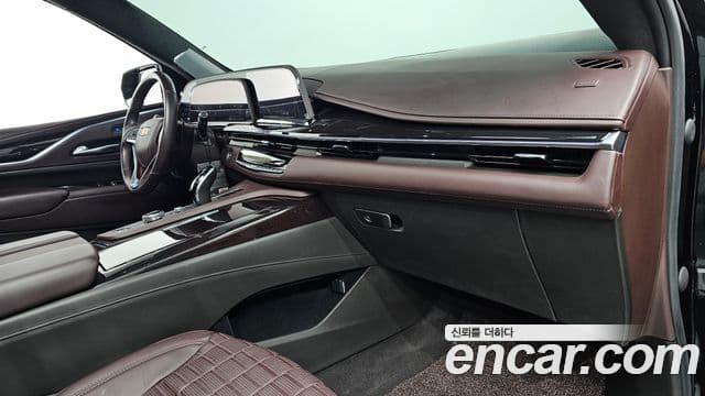 Cadillac Escalade 2023 — ფოტო 19/31