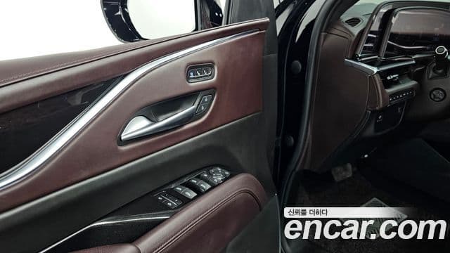Cadillac Escalade 2023 — ფოტო 4/31