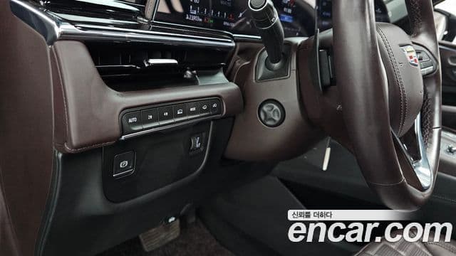 Cadillac Escalade 2023 — ფოტო 10/31