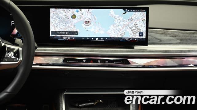 BMW 7 Series 2024 — Фото 13/20