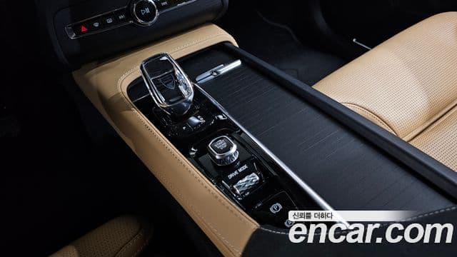 Volvo XC90 2021 — Şəkil 8/20