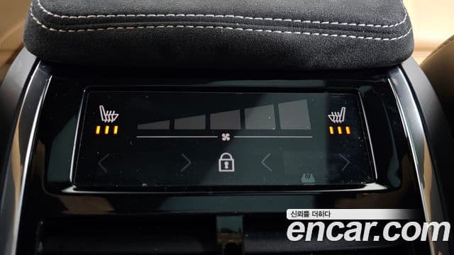 Volvo XC90 2021 — ფოტო 7/36