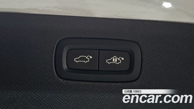 Volvo XC90 2021 — ფოტო 12/36