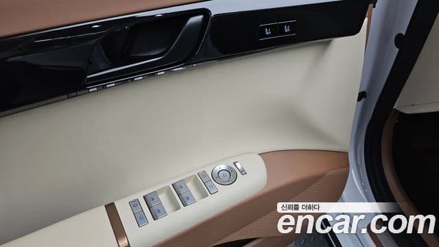 Hyundai Grandeur 2023 — ფოტო 17/20