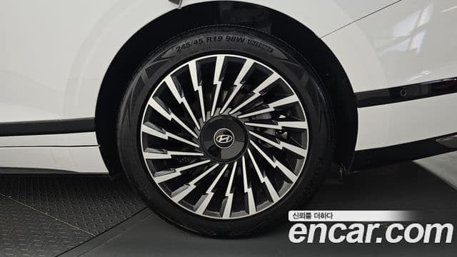 Hyundai Grandeur 2023 — Şəkil 19/20
