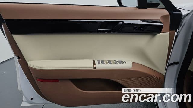 Hyundai Grandeur Hybrid 2023 — Photo 26/34