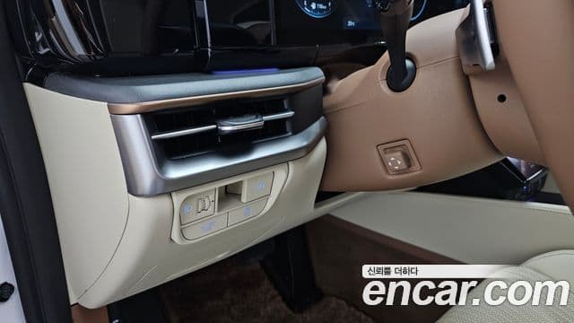 Hyundai Grandeur Hybrid 2023 — Photo 8/34
