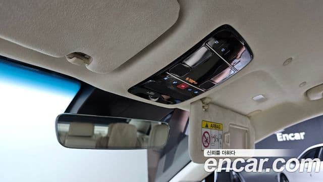 Hyundai Grandeur Hybrid 2023 — Photo 20/34