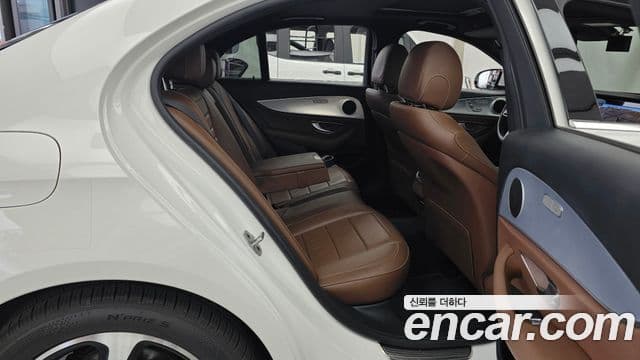 Mercedes-Benz E-Class 2020 — Şəkil 12/20