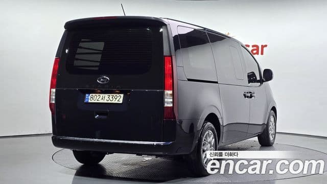 Hyundai Staria 2024 — Photo 28/32