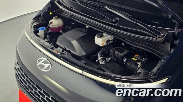Hyundai Staria 2024 — Photo 3/32
