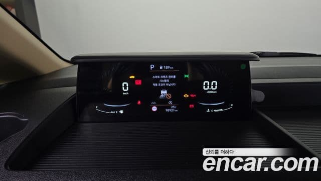 Hyundai Staria 2024 — Photo 11/32
