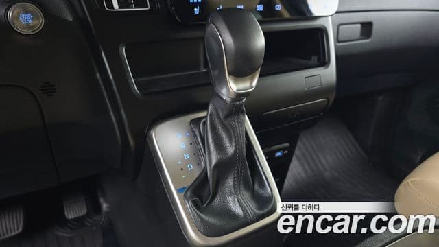 Hyundai Staria 2024 — Photo 27/32