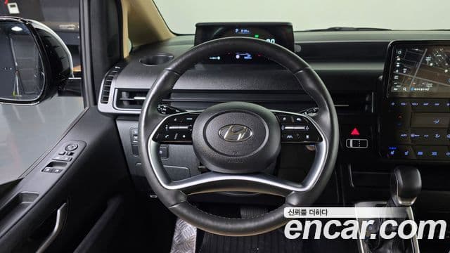 Hyundai Staria 2024 — Photo 31/32