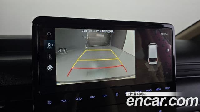 Hyundai Staria 2024 — Photo 24/32