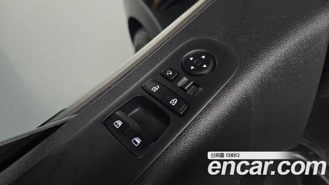 Hyundai Staria 2024 — Photo 17/32