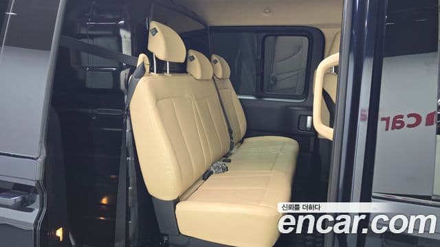 Hyundai Staria 2024 — Photo 9/32