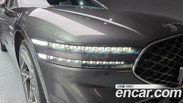 Genesis G90 2023 — Photo 2/33