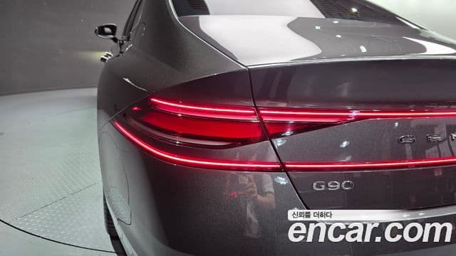 Genesis G90 2023 — Photo 19/33