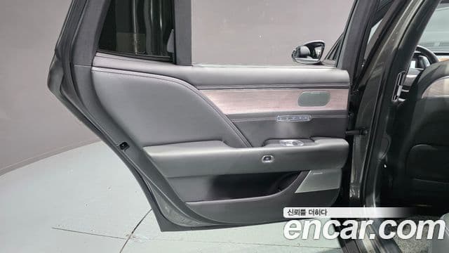 Genesis G90 2023 — Photo 18/33