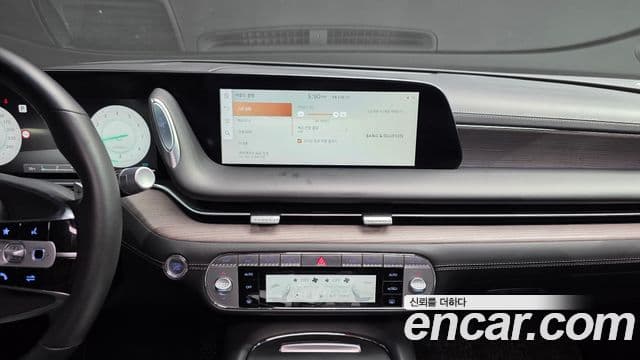 Genesis G90 2023 — Photo 25/33